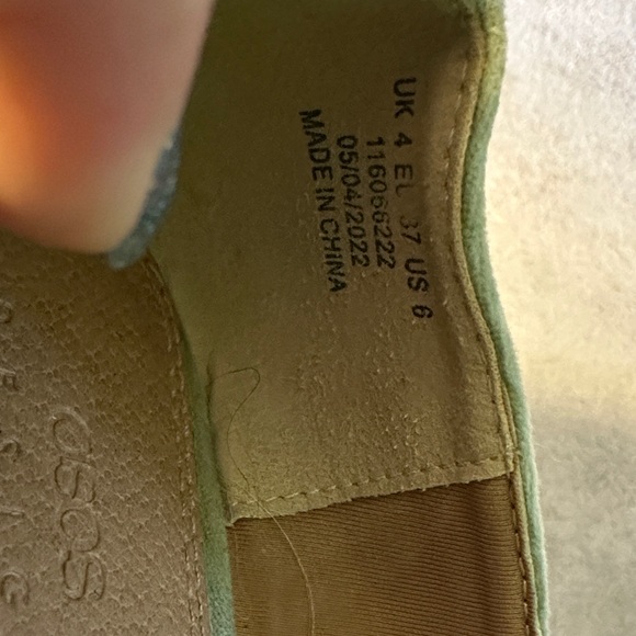 ASOS Green Velvet Flats with Bow - Picture 5 of 5